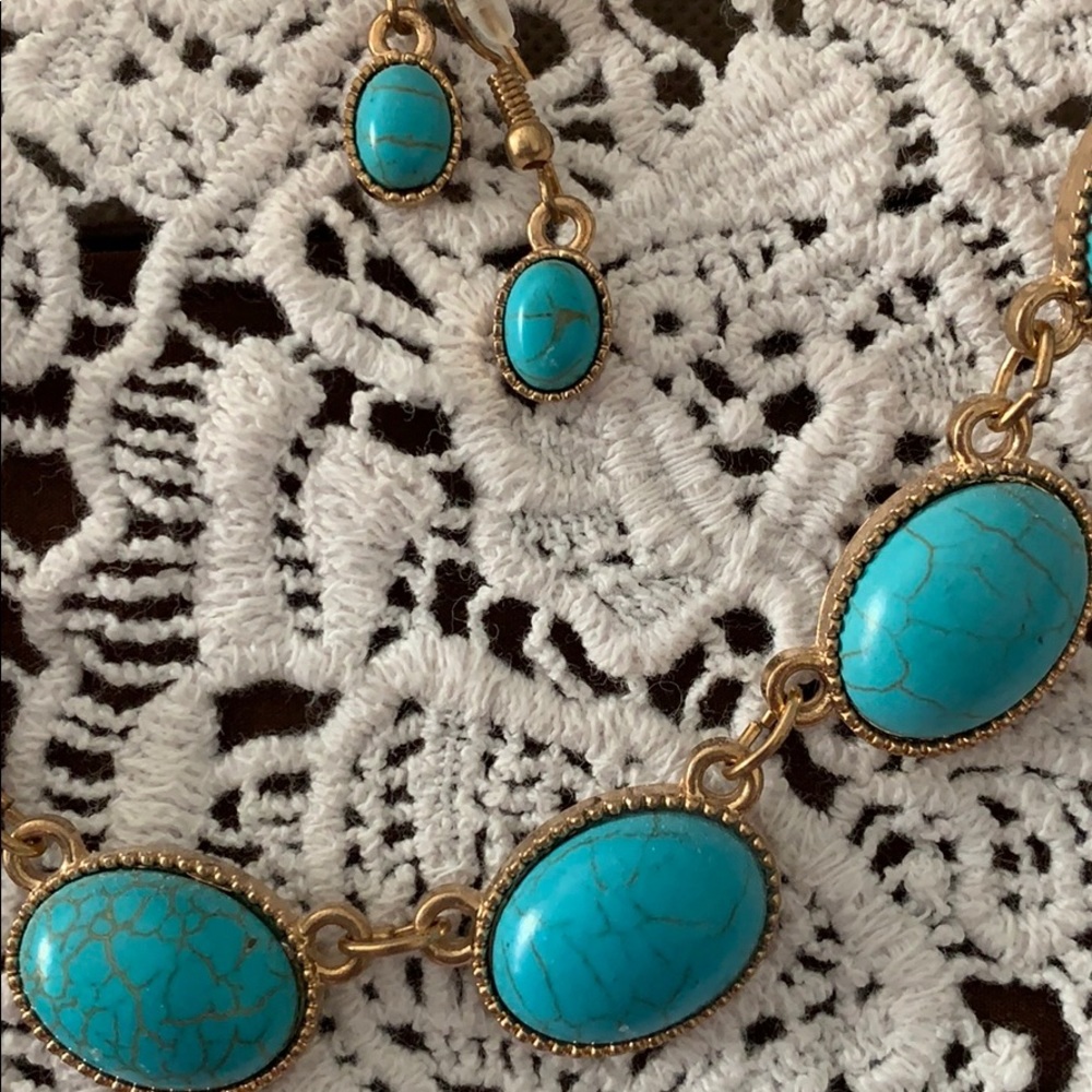 Necklace and earrings set